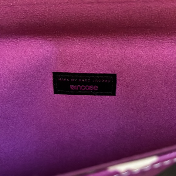 Laptop Sleeve from Incase X Marc by Marc Jacob’s - Picture 4 of 7